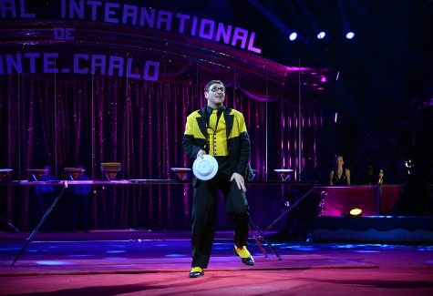 38e FESTIVAL INTERNATIONAL DU CIRQUE DE MONTE CARLO 2014 PLATE SPINNING ACT SPINNER